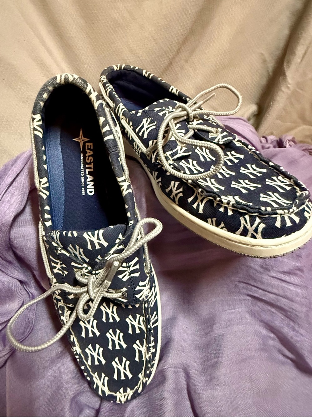 EASTLAND (since 1958) Yankee Sneakers!!!